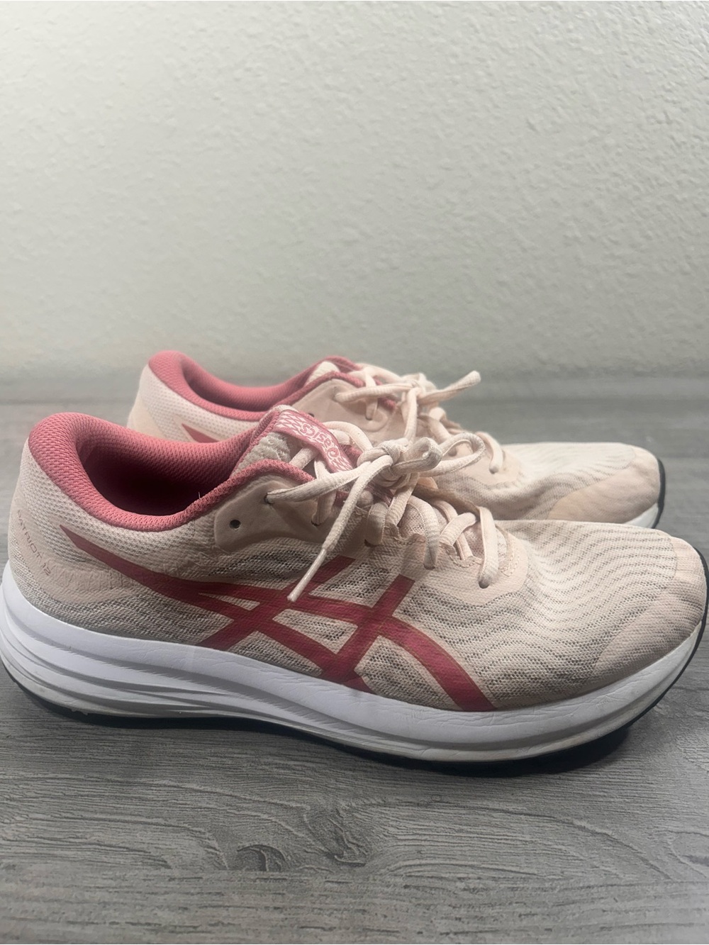 ASICS Women's Running Shoes in Light Pink with Coral Accents Size 9 - Picture 9 of 10